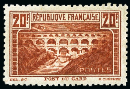 Stamp of France 1929-31 20F Pont du Gard, dentelé 11, neuf sans ch.,