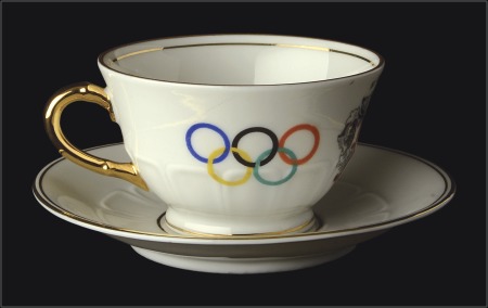 Stamp of Olympics Porcelain: 1936 Small china gilt edged cup (49x73m