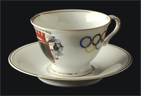 Stamp of Olympics Porcelain: 1936 Small china gilt edged cup (49x73m
