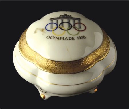 Stamp of Olympics Porcelain: 1936 China gilt edged bowl with lid, be