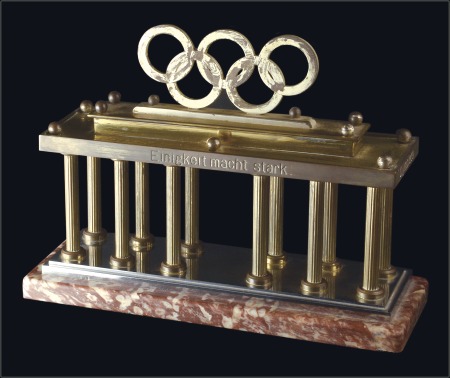 Stamp of Olympics Statues: Metal statue (190 mm x 80 mm x 250 mm) sh