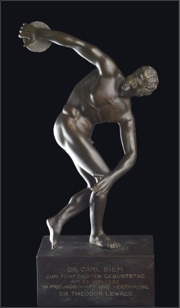 Stamp of Olympics Statues: Bronze statue of the Discus thrower, pres