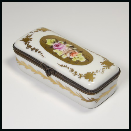 Stamp of Stamp Boxes Miscellaneous Materials: Handpainted porcelain stamp box with gilt and floral decoration