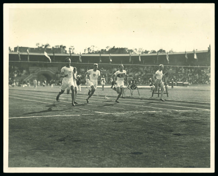 Stamp of Olympics » 1912 Stockholm » Memorabilia 1912 Stockholm press photo of the men's 400m 2nd round heat 5 showing USA and German athletes