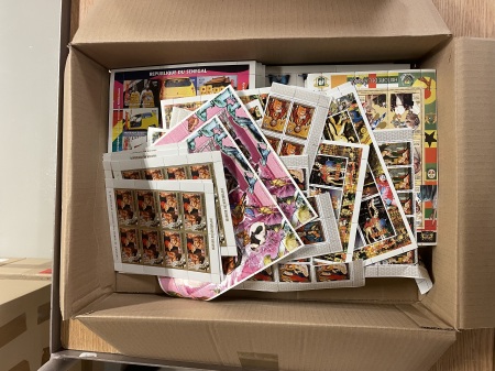 Stamp of Large Lots and Collections Box 27, All World, Stamps and sheets with nice topics,