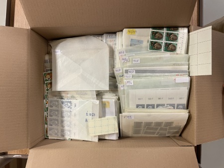 Stamp of Large Lots and Collections Box 48, Europe, Thousands of stamps from Italy and