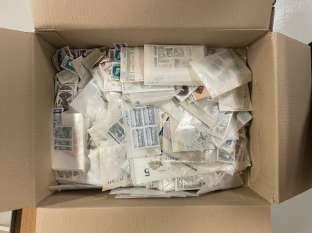 Stamp of Large Lots and Collections Box 41, France, Large quantity of stamps in pochettes.