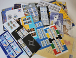 Stamp of France » Collections 1960-2010, dans une boîte grosse accumulation de divers