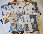Stamp of France » Collections 1960-2010, dans une boîte grosse accumulation de divers