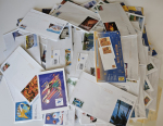 Stamp of France » Collections 1960-2010, dans une boîte grosse accumulation de divers