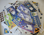 Stamp of France » Collections 1960-2010, dans une boîte grosse accumulation de divers