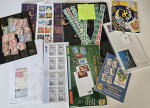 Stamp of France » Collections 1960-2010, dans une boîte grosse accumulation de divers