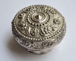 Stamp of Feldman International Auctions » Art d'Orient & d'Extrême-Orient / Asian & Oriental Art BETEL-NUT BOX