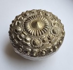 Stamp of Feldman International Auctions » Art d'Orient & d'Extrême-Orient / Asian & Oriental Art BETEL-NUT BOX