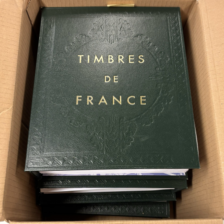 Stamp of France » Collections France : 2005-2018, dans quatre grosses reliures Yvert collection neufs ** et oblitérés.