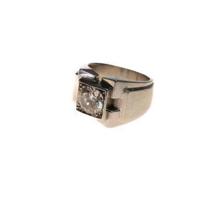 Stamp of Feldman International Auctions » Bijoux - Haute Joaillerie / Jewellery Solitaire en or 750