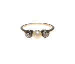 Stamp of Feldman International Auctions » Bijoux - Haute Joaillerie / Jewellery Bague en or gris 750