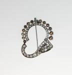 Stamp of Feldman International Auctions » Bijoux - Haute Joaillerie / Jewellery Broche