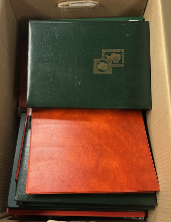 Stamp of Large Lots and Collections All World : 1900-1990, in a large and heavy box, thousands