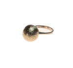 Stamp of Feldman International Auctions » Bijoux - Haute Joaillerie / Jewellery Bucherer, bague "boule" en or gris 750,