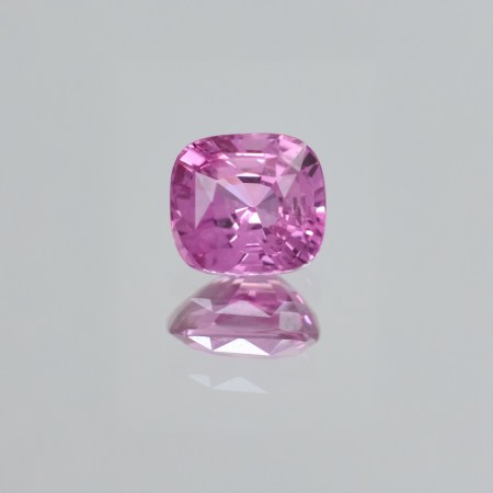 Stamp of Feldman International Auctions » Bijoux - Haute Joaillerie / Jewellery 1 SAPHIR NON MONTÉ