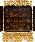 Stamp of Feldman International Auctions » Art d'Orient & d'Extrême-Orient / Asian & Oriental Art Crewe House. Impressionnant et rare cabinet japonais en laque monté sur piètement. Fin XVIIème siècle