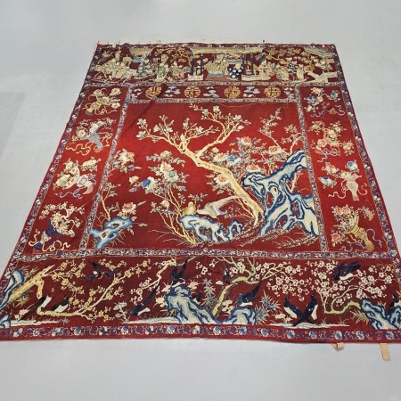 Stamp of Feldman International Auctions » Art d'Orient & d'Extrême-Orient / Asian & Oriental Art Tapisserie chinoise. Début XIXème siècle vers 1820. Période Daoguang