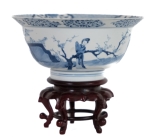 Stamp of Feldman International Auctions » Art d'Orient & d'Extrême-Orient / Asian & Oriental Art Chine. Bol « Klapmuts » en porcelaine Bleu & Blanc. Epoque Kangxi