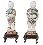 Stamp of Feldman International Auctions » Art d'Orient & d'Extrême-Orient / Asian & Oriental Art Chine. Paire de Höho en porcelaine. Famille verte. Epoque Kangxi (1662 - 1722). Vers 1680 - 1690