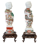 Stamp of Feldman International Auctions » Art d'Orient & d'Extrême-Orient / Asian & Oriental Art Chine. Paire de Höho en porcelaine. Famille verte. Epoque Kangxi (1662 - 1722). Vers 1680 - 1690