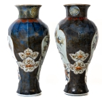 Stamp of Feldman International Auctions » Art d'Orient & d'Extrême-Orient / Asian & Oriental Art Japon. Arita. Paire de vases balustres. Vers 1700