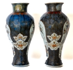 Stamp of Feldman International Auctions » Art d'Orient & d'Extrême-Orient / Asian & Oriental Art Japon. Arita. Paire de vases balustres. Vers 1700