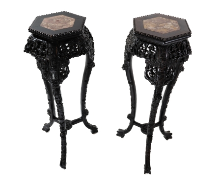 Stamp of Feldman International Auctions » Art d'Orient & d'Extrême-Orient / Asian & Oriental Art Chine. Paire de sellettes en bois sculpté. Fin XIXème siècle