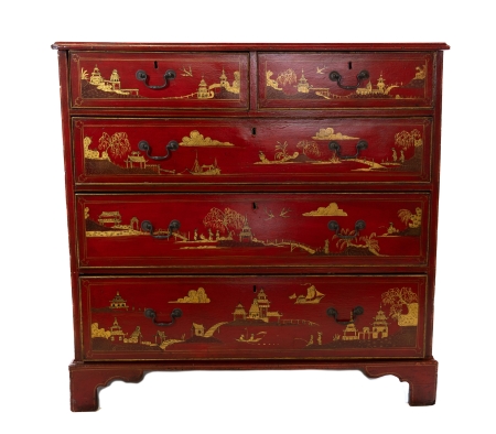 Stamp of Feldman International Auctions » Mobilier, Objets d'Art & Design / Furniture, Objets d'Art & Design Commode George III à cinq tiroirs en laque rouge. Angleterre, Epoque George III (1760 - 1820)