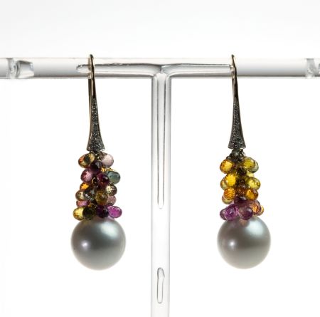 Stamp of Feldman International Auctions » Bijoux - Haute Joaillerie / Jewellery PENDANT D'OREILLES