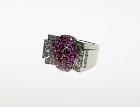 Stamp of Feldman International Auctions » Bijoux - Haute Joaillerie / Jewellery BAGUE "TANK"