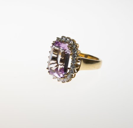 Stamp of Feldman International Auctions » Bijoux - Haute Joaillerie / Jewellery BAGUE