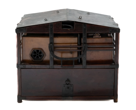 Stamp of Feldman International Auctions » Art d'Orient & d'Extrême-Orient / Asian & Oriental Art Japon. Nécessaire à pique-nique et réchaud à saké portatif