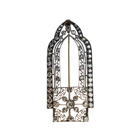 Stamp of Feldman International Auctions » Bijoux - Haute Joaillerie / Jewellery Broche « cathédrale « en or jaune 750 et argent sertie de diamants taille ancienne