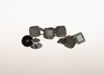 Stamp of Feldman International Auctions » Bijoux - Haute Joaillerie / Jewellery Lot de 7 boutons de manchettes carrés en platine sertis de diamants
