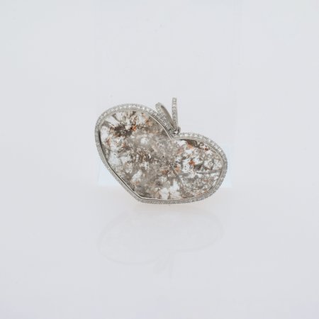 Stamp of Feldman International Auctions » Bijoux - Haute Joaillerie / Jewellery Pendentif en platine cœur "ice diamond"