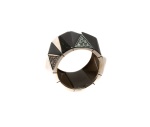 Stamp of Feldman International Auctions » Bijoux - Haute Joaillerie / Jewellery Bague VERSACE en or gris 750