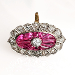 Stamp of Feldman International Auctions » Bijoux - Haute Joaillerie / Jewellery Bague rubis et diamants en or jaune