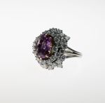 Stamp of Feldman International Auctions » Bijoux - Haute Joaillerie / Jewellery BAGUE SAPHIR ROSE ET DIAMANTS