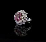 Stamp of Feldman International Auctions » Bijoux - Haute Joaillerie / Jewellery BAGUE SAPHIR ROSE ET DIAMANTS