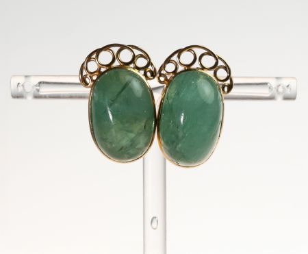 Stamp of Feldman International Auctions » Bijoux - Haute Joaillerie / Jewellery BOUCLES D'OREILLES EMERAUDESEn or 750 serties d'émeraudes