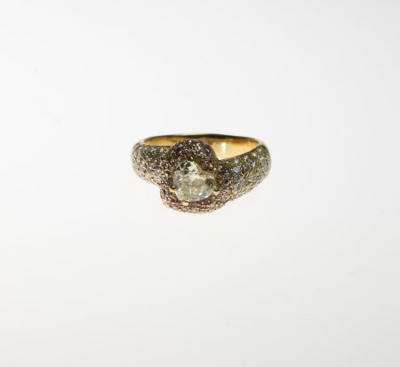 Stamp of Feldman International Auctions » Bijoux - Haute Joaillerie / Jewellery BAGUE en or jaune 750 sertie d'un diamant taille cœur.