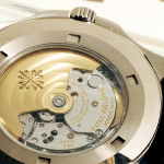 Stamp of Feldman International Auctions » Montres / Watches Patek Philippe Aquanaut, Ref. 5168G-001,  or gris 750