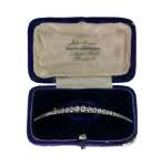 Stamp of Feldman International Auctions » Bijoux - Haute Joaillerie / Jewellery Broche Croissant de Lune en or et argentsertie de 17