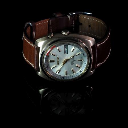 Stamp of Feldman International Auctions » Montres / Watches SEIKO Bell-Matic 4006 - 6031 , montre années 1970',